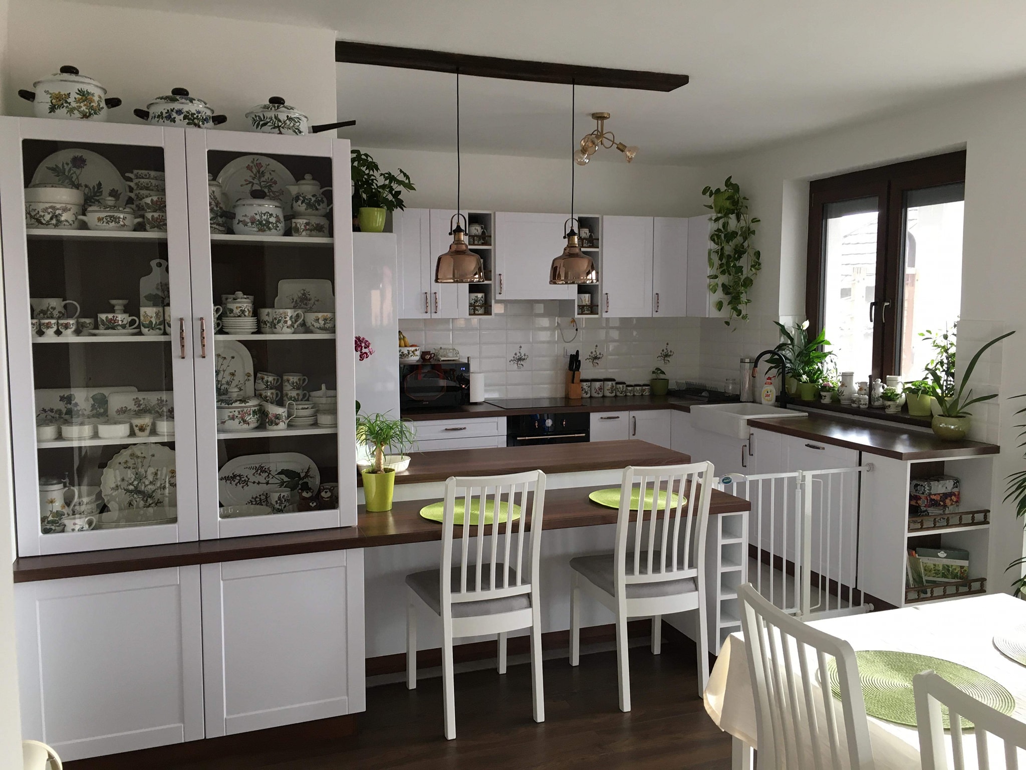 Elegáns nappali szekrény